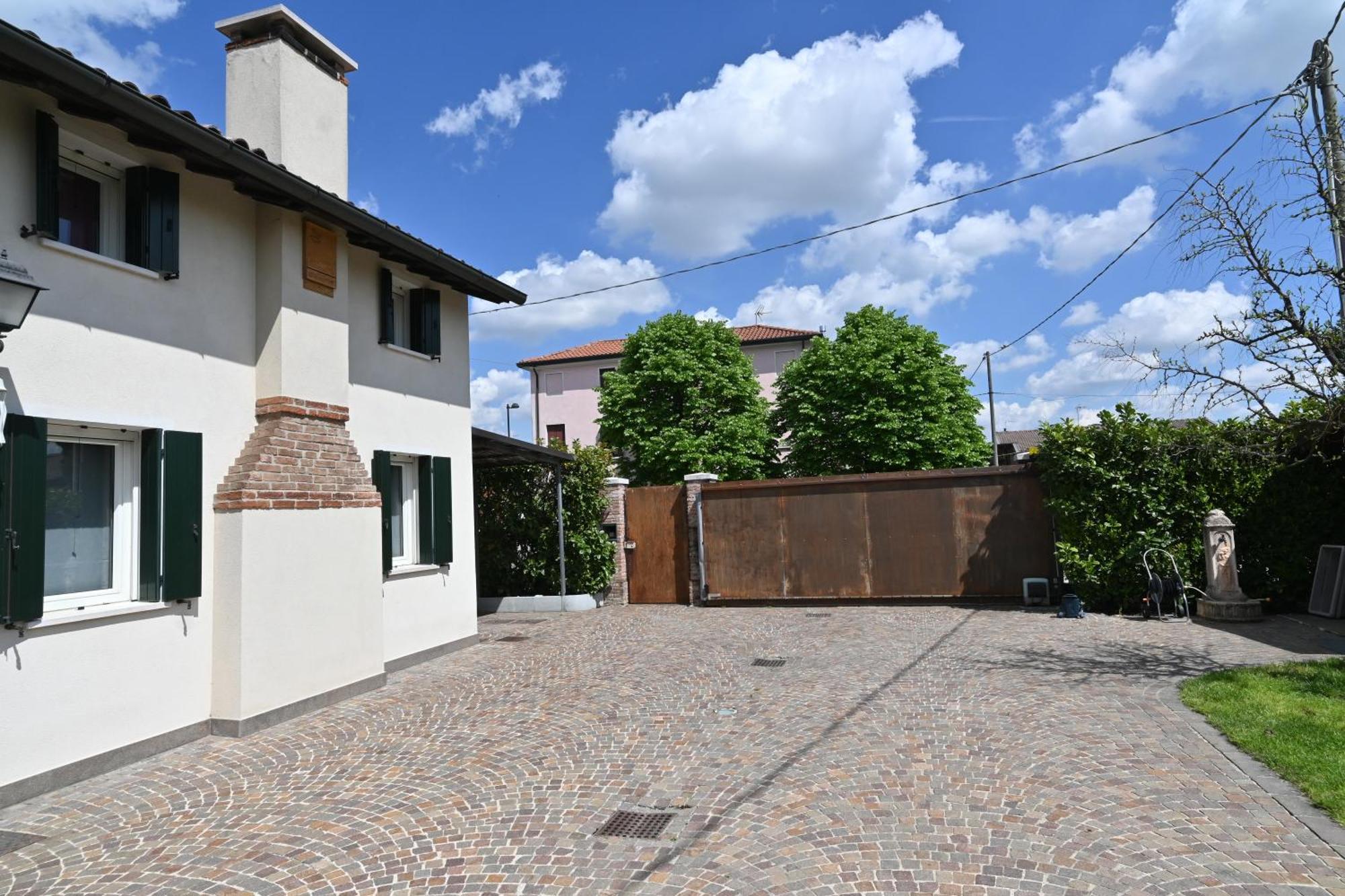 Ca Centosa Artistic House Villa Storica Ristrutturata Con Patio E Giardino Читтаделла Экстерьер фото
