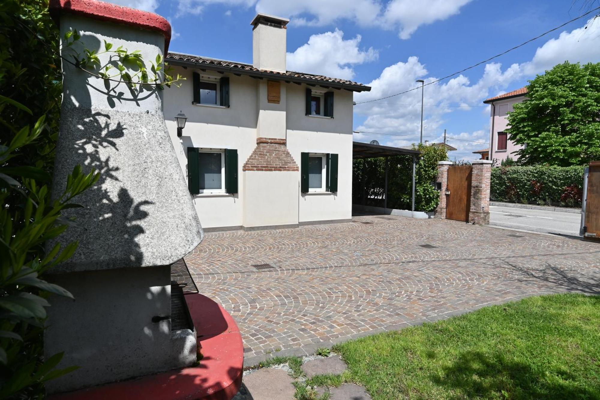 Ca Centosa Artistic House Villa Storica Ristrutturata Con Patio E Giardino Читтаделла Экстерьер фото