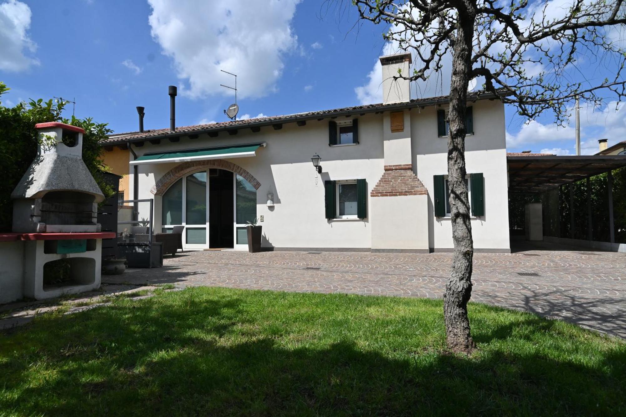 Ca Centosa Artistic House Villa Storica Ristrutturata Con Patio E Giardino Читтаделла Экстерьер фото